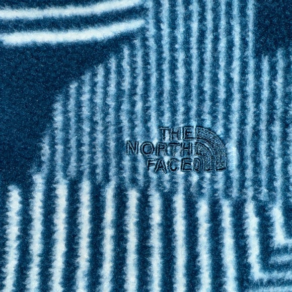 The North Face Geometric Blue Turtleneck Sweater - Picture 8 of 9